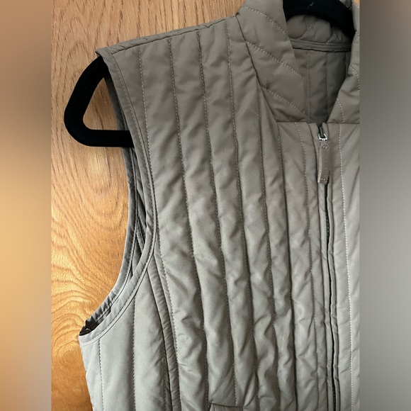 Max Mara Weekend quilted full zip puff field vest 6 - Picture 3 of 8